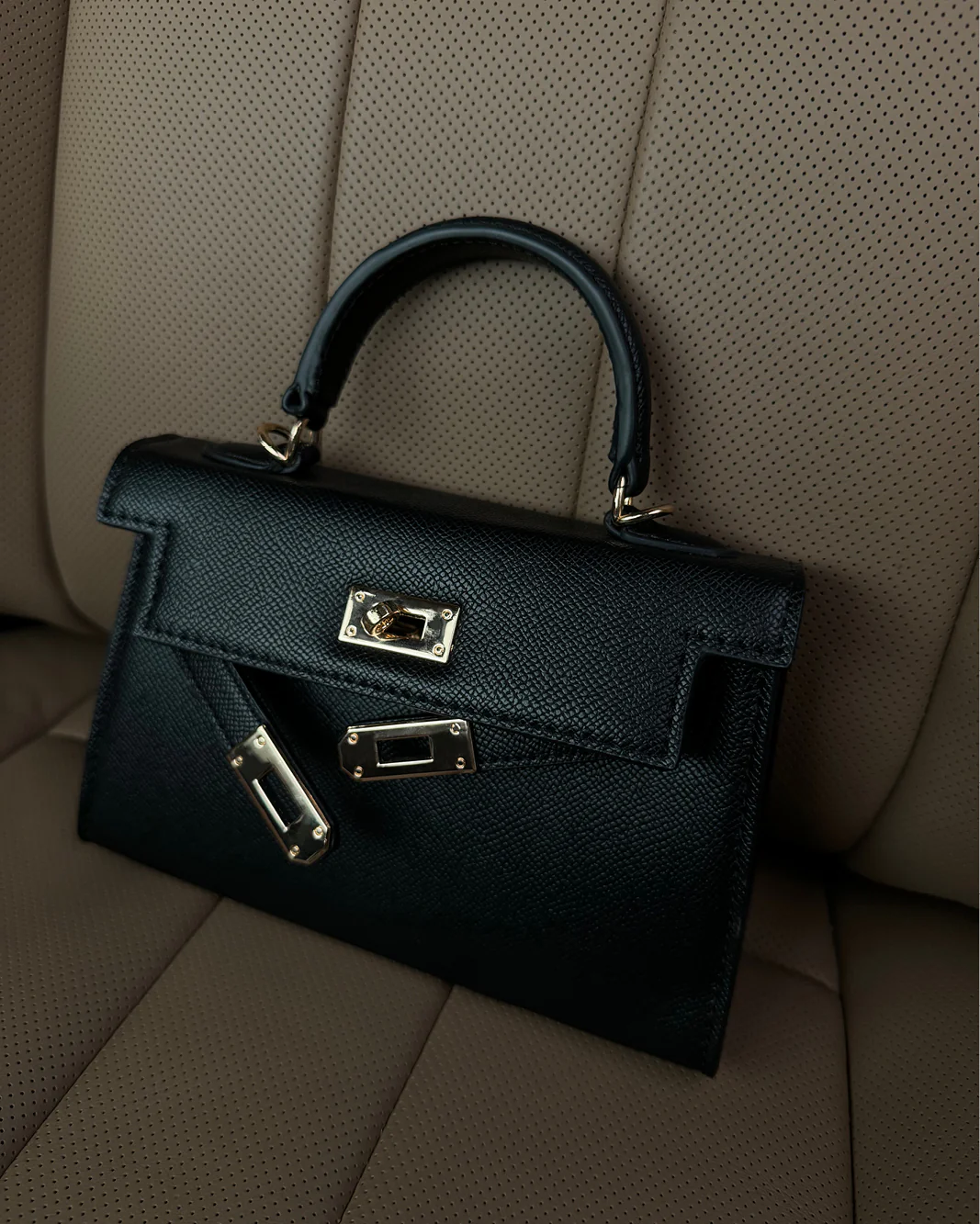 HARIETTE HANDLE BAG - BLACK - Image 4